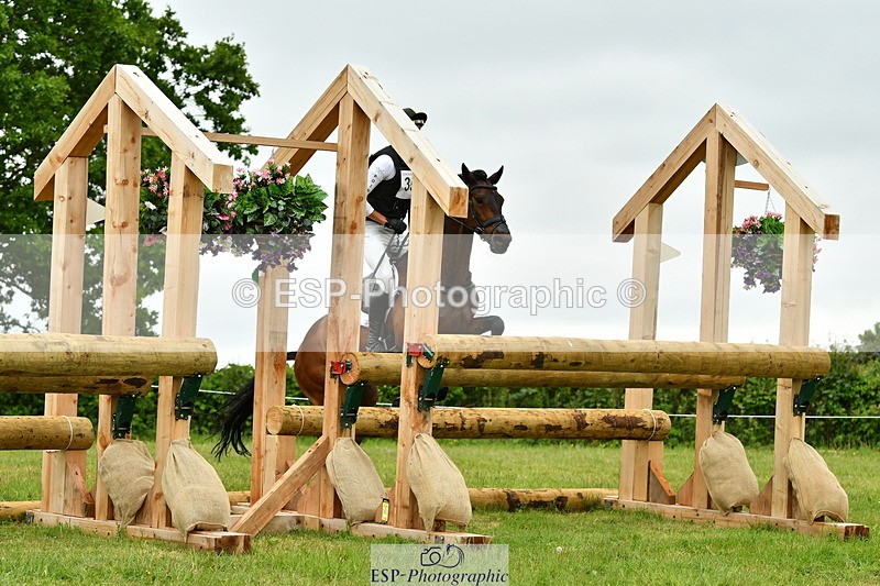 250524A-124857-10443 - B-351-Will.Rawlin-MACKENZY