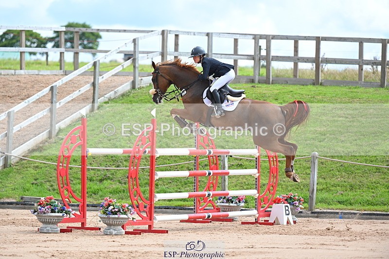 230721A-110151-05529 - Cls 6, 2 Star Medium 1.35m