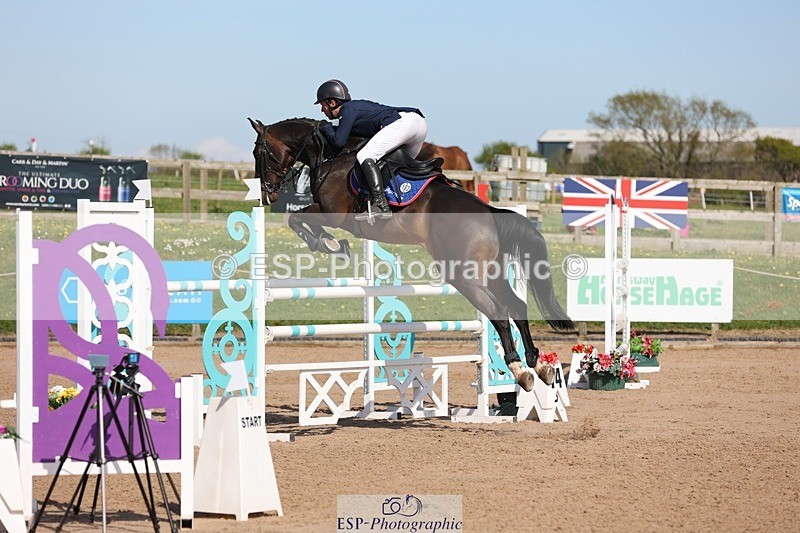 250427-161620-18358 - Cls 24 - 1 Star Gold Tour