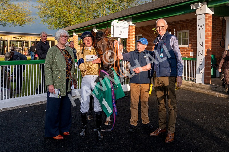 220425-Race 6-Perfectly Timed-3095 - Race 6