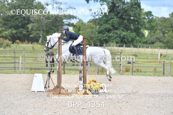 BPP_4354 - CLASS 19 SUN Springboard 128cm/ 138cm Restricted Handicap