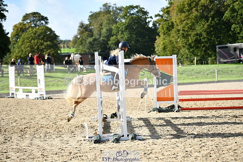 251004A-153227-01867 - Classes 8 & 9 70cm