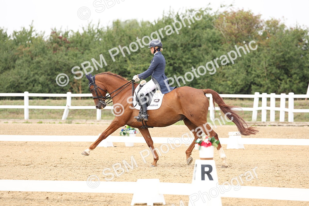 SBM_007499 - Class 9 - FEI INT I - 14.57-15.45