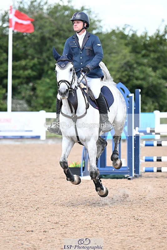 240728A-111851-08372 - Cls 35 Snr Discovery and 1m Open