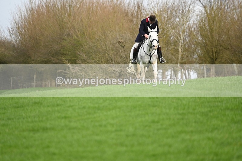 WJ6_9190 - Line Three