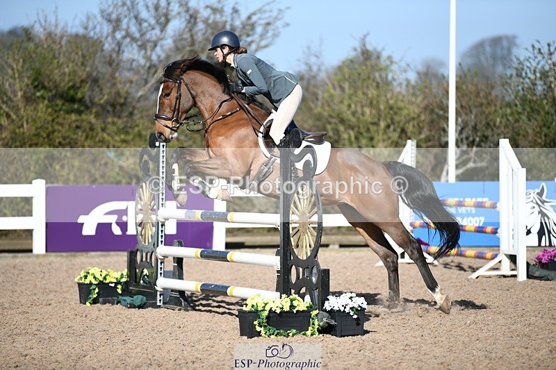 250330-102201-06081 - Cls 32 British Novice and 90cm