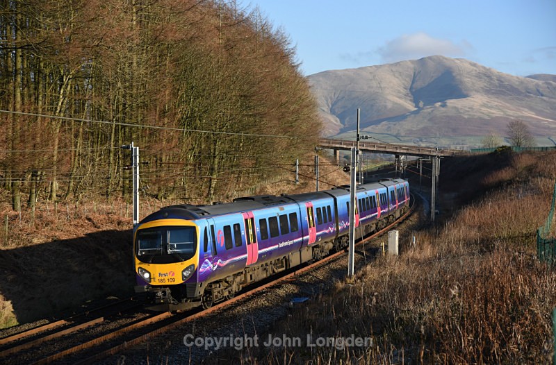 JL - 28.12.12 158109 1M95 10.11 Edinburgh - Manchester Vic, Beckfoot - West Coast Main Line (north to south)