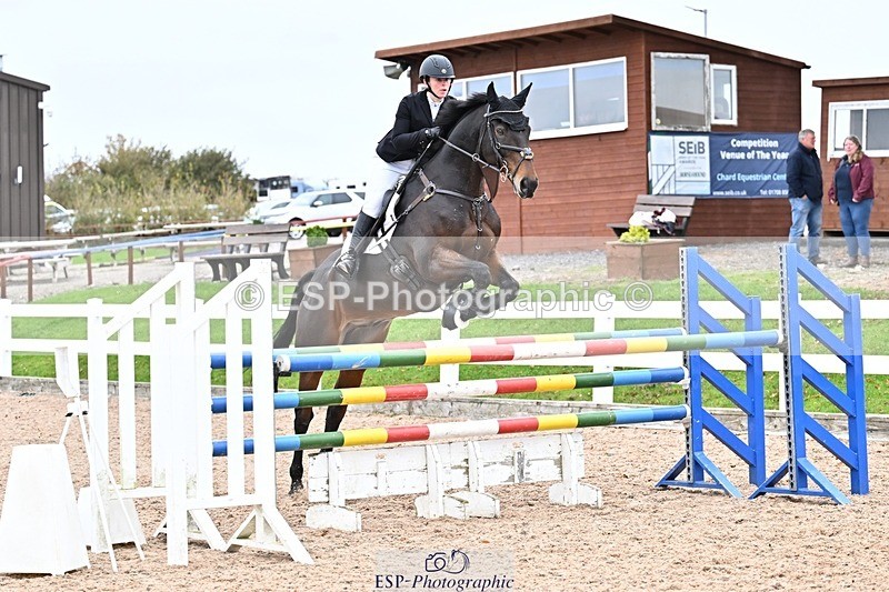 251015-132447-00563 - Cls 4 Newcomers and 1.10m Open