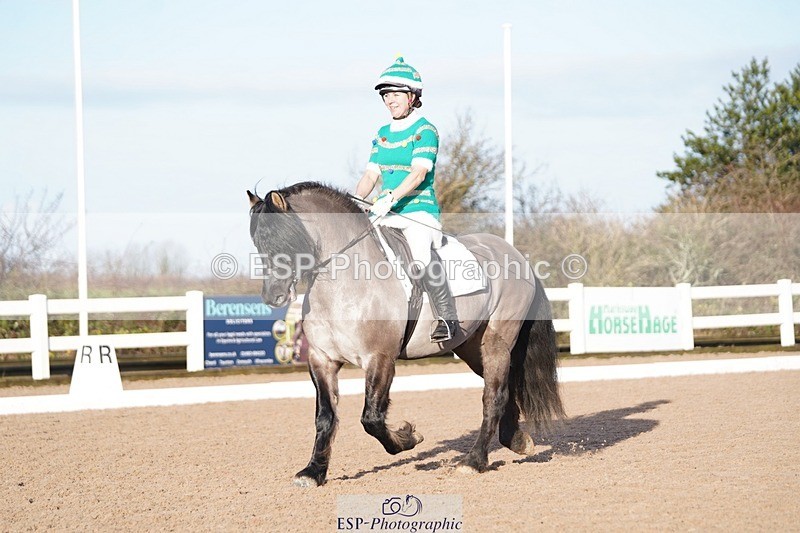 241214-112726-00304 - 117-Janine.Paterson-Pottertonpark.Mulreesh