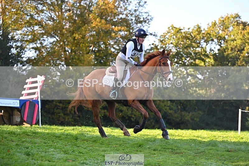 241026-111107-11897 - 370-Emma.Tamblyn-COOL.JET.II