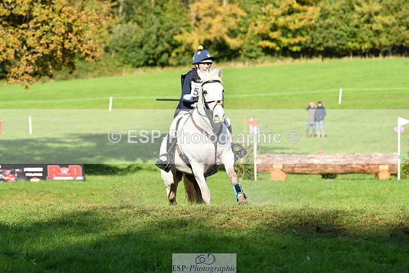 251025A-151302-21758 - G-526-Helen.Hickson