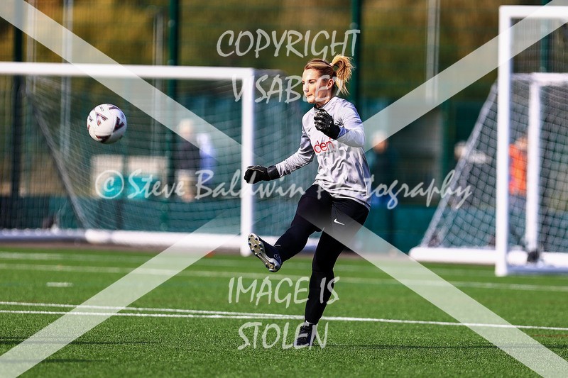 1DX30556 - 2025-10-05 FC Abbey Meads Ladies V Purton  Kingsdown FC Ladies