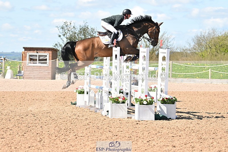 240418A-115934-02756 - Cls 5, 2 Star Medium Tour 1.35m