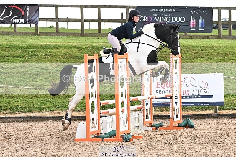 250416-100137-00184 - Cls 1 British Novice and 90cm
