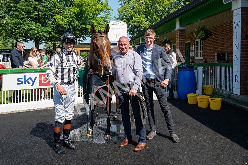 180524-Race 3-Burning Cash-9526 - Race 3