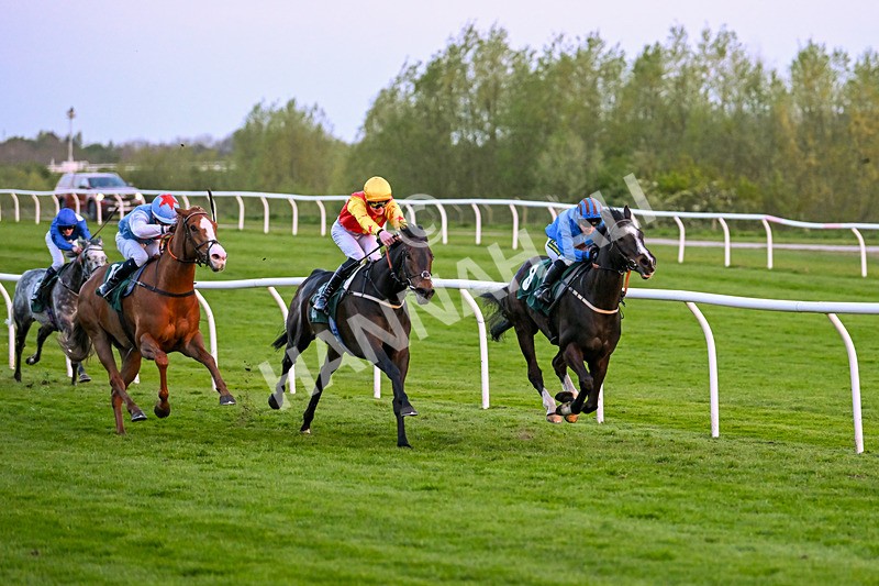 300424-Race 7-Highjacked-3214 - Race 7