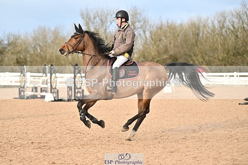 241208-132247-01760 - Cls 21 Newcomers and 1.10m Open