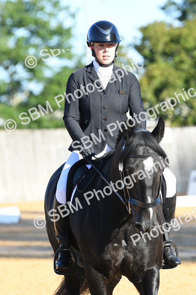 SBM_14516 - D4 - Small Tour Championship - Intro B