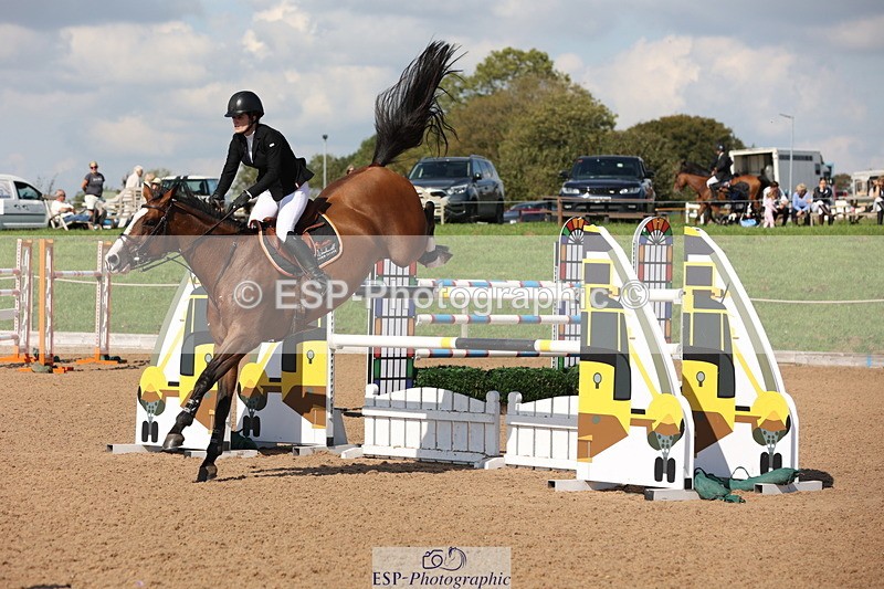 230915A-143434-02640 - Cls 5 National 1.40m