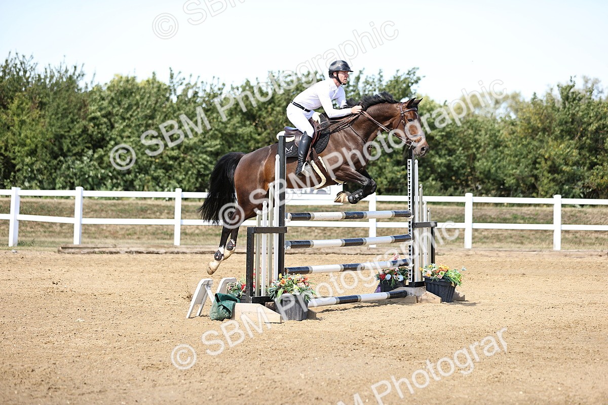 SBM_015348 - Class 16 - Senior foxhunter - 1.20m Open