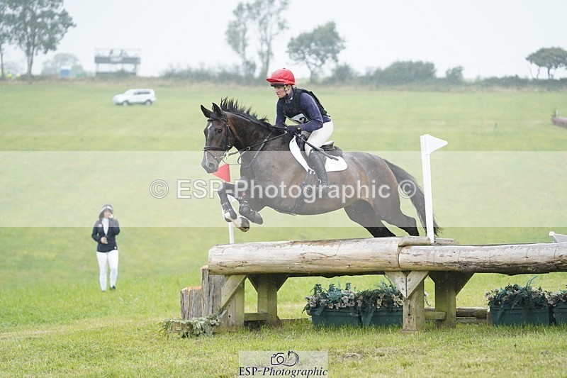 240901A-104048-05824 - 302-Rosie.Bradley-Hole-CAPABILITY.BROWN.II