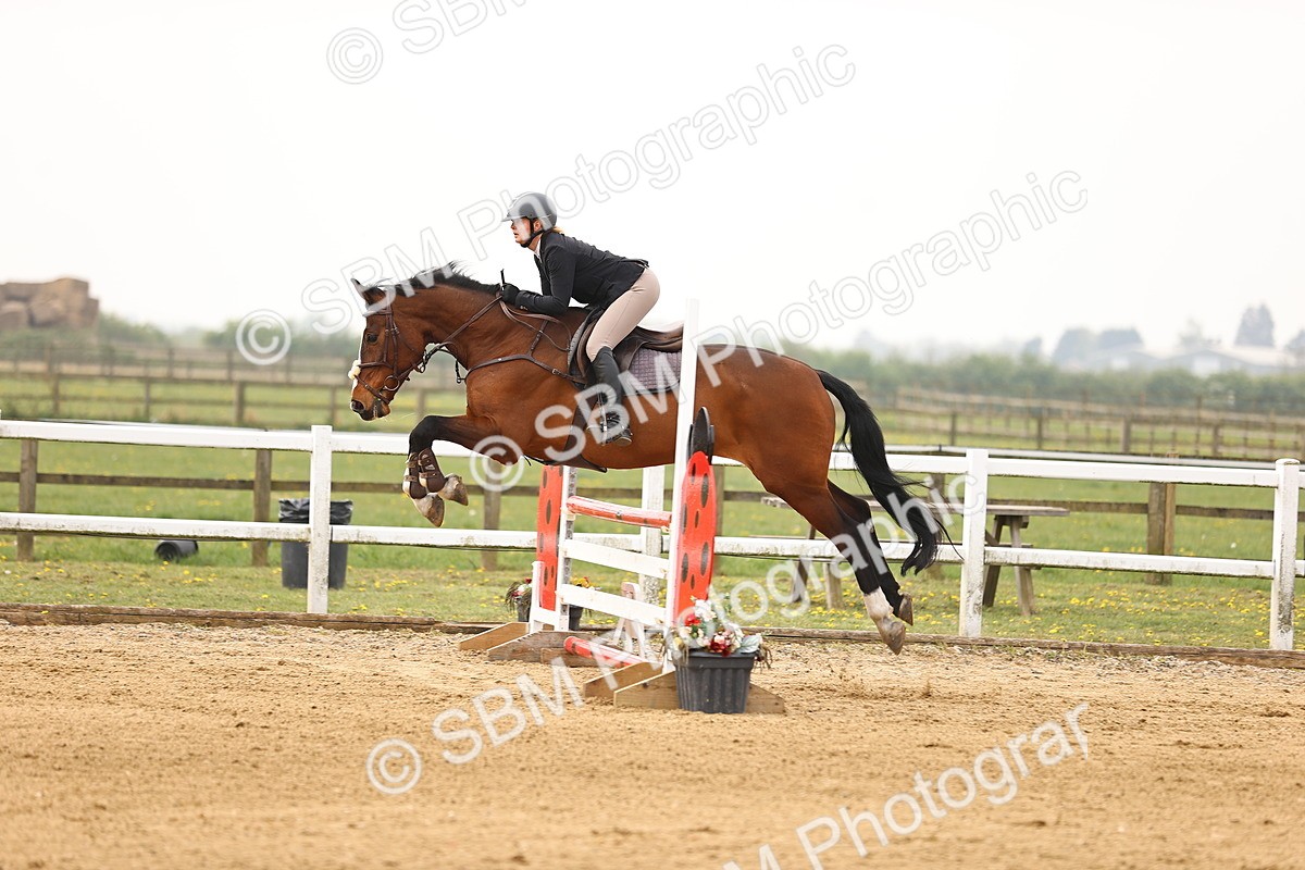  - Class 15 - Senior British novice - 90cm