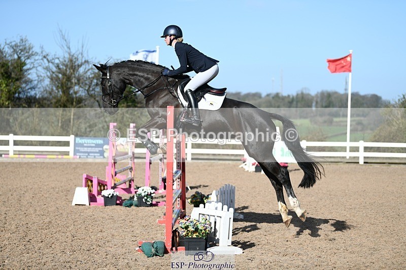 250330-100224-05969 - Cls 32 British Novice and 90cm