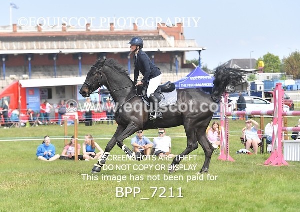 BPP_7211 - CLASS 3 Andrew Hamilton Coach, RHS Foxhunter Championship Qualifier