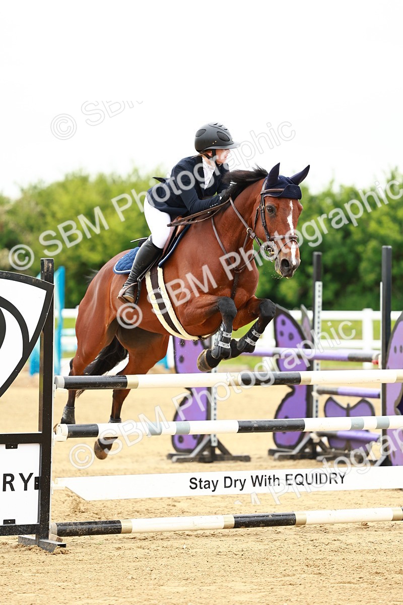 SBM_000998 - Class 4 - Senior Newcomers - 1.10m