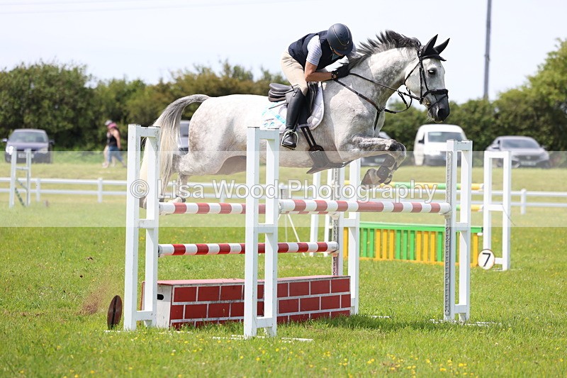 3E7A1392 - Class 12: Senior Foxhunter/1.20 open