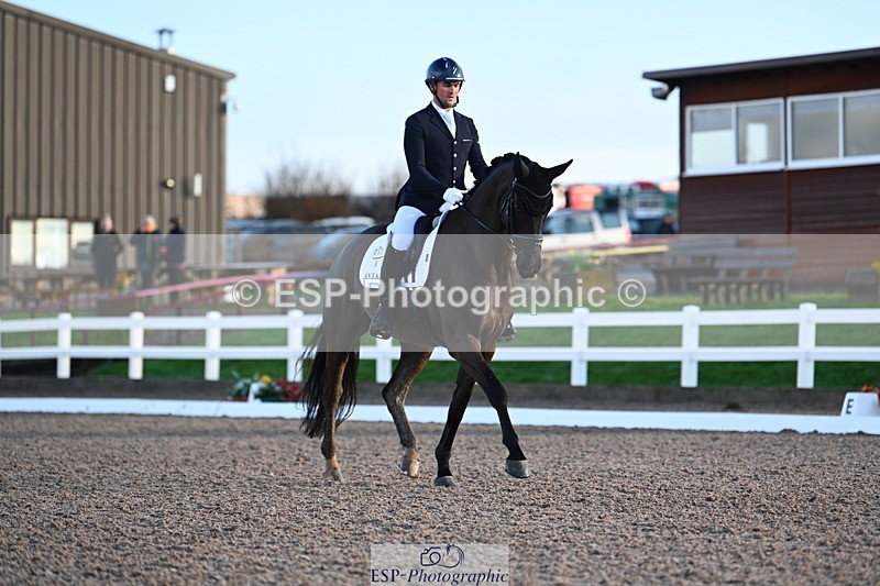 240218A-090527-05230 - 263-Jezz.Palmer-Toddington.Debut
