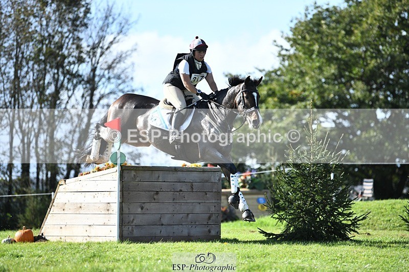 231022-123309-28595 - 317-THREEROCKS.PEGGY.BAWN-Harriet.Dickin-XC