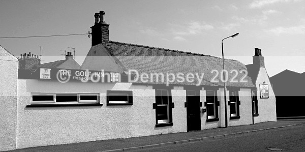 The Golf Inn - B&W