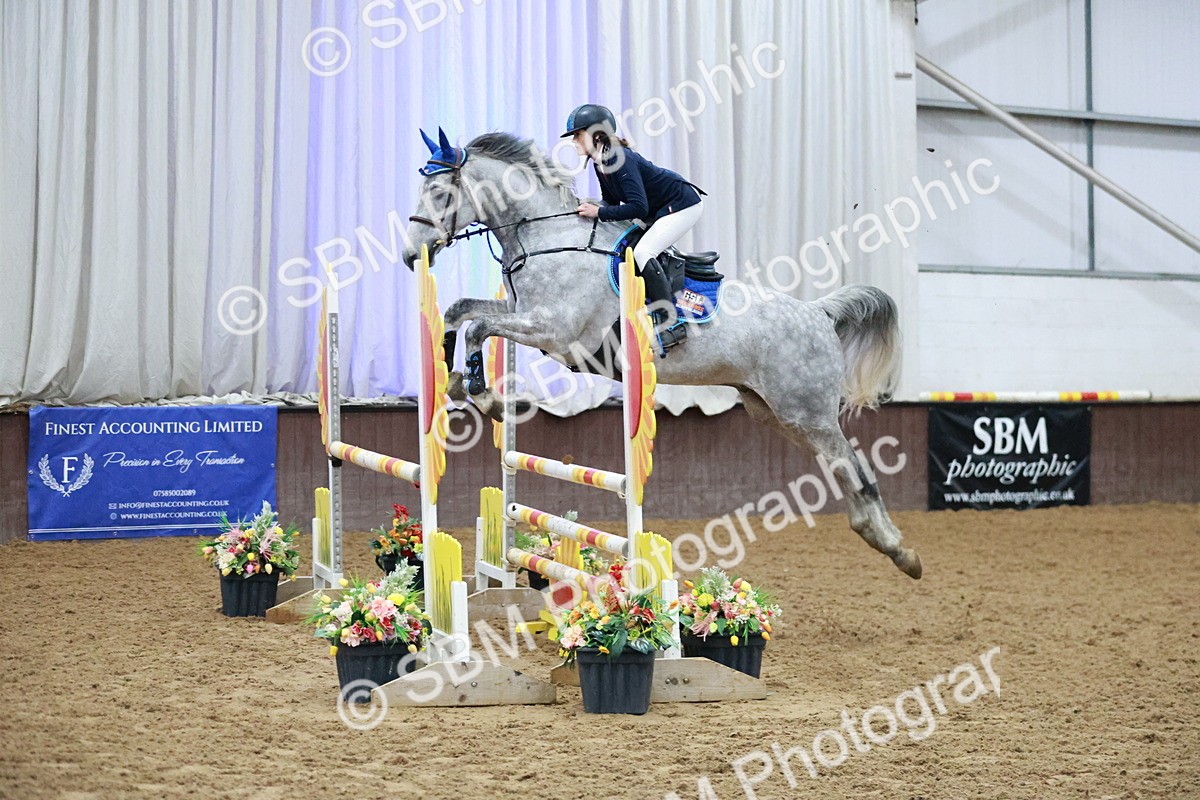 SBM_004374 - Class 17 - Senior Newcomers - 1.10m