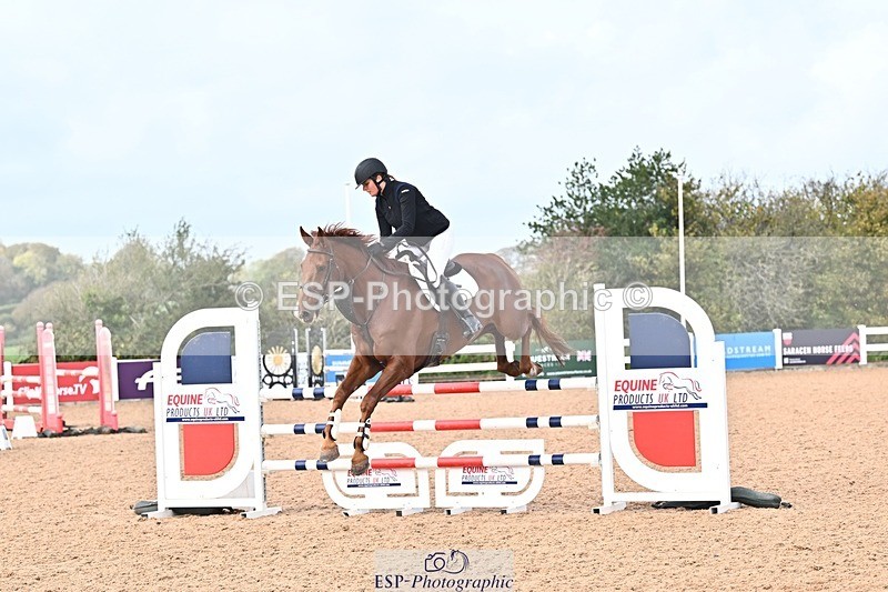 261014-125356-00510 - Cls  05 Snr Newcomers & 1.10m Open