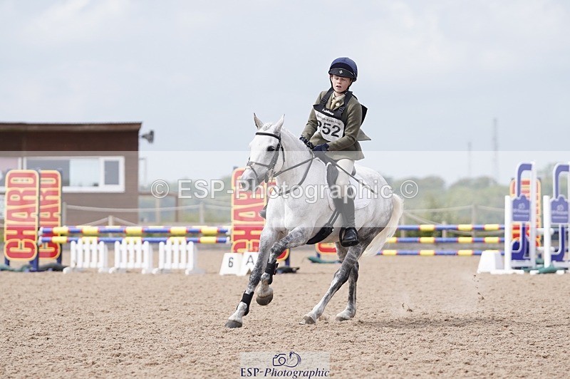 240831A-131030-03231 - 252-CHLOE.FOX-PITT-SIR.CHARLIE.BOI