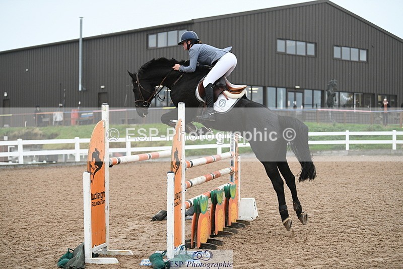 241103A-110202-07651 - SUN Cls 21 Snr Newcomers and 1.10m Open