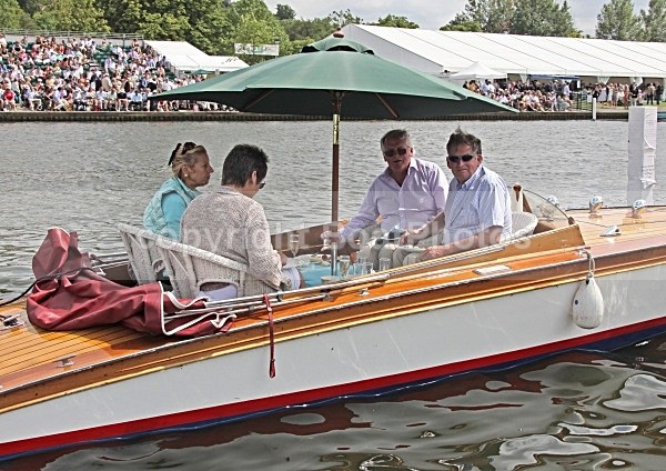090704 HENNERTON QUEEN IMG_8116 - HENLEY REGATTA  SATURDAY 4th JULY 2009