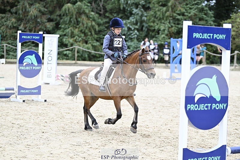 250820A-131909-07059 - Round 1, Start to 1.30pm Break