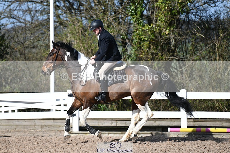 250330-101319-06034 - Cls 32 British Novice and 90cm