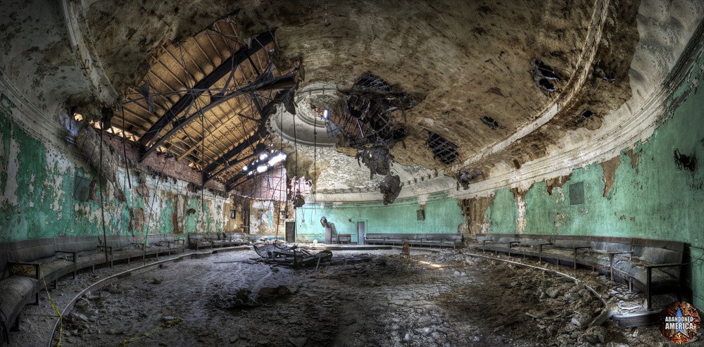 New Castle Elks Lodge photo - Abandoned America