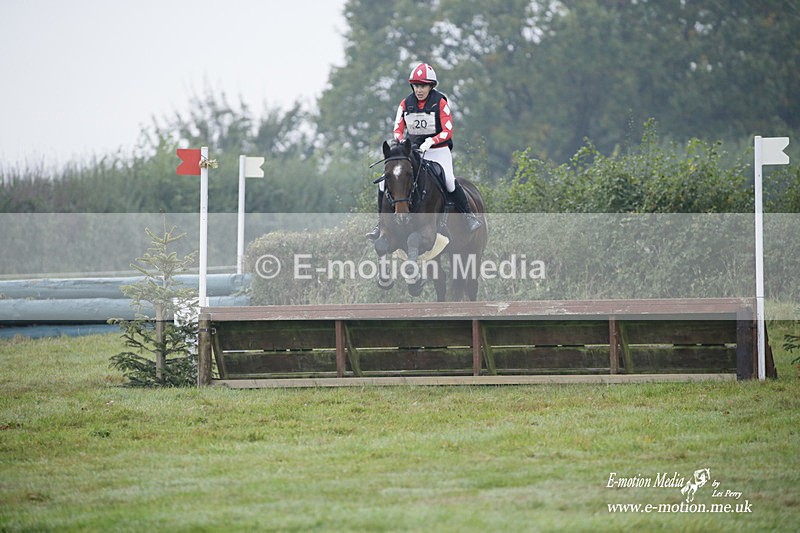 WWHT 171021 0118 - Novice Restricted (0.80m)  17/10/21