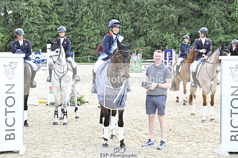 250525A-161212-18525 - Presentations Section C CCI 2 Star Long