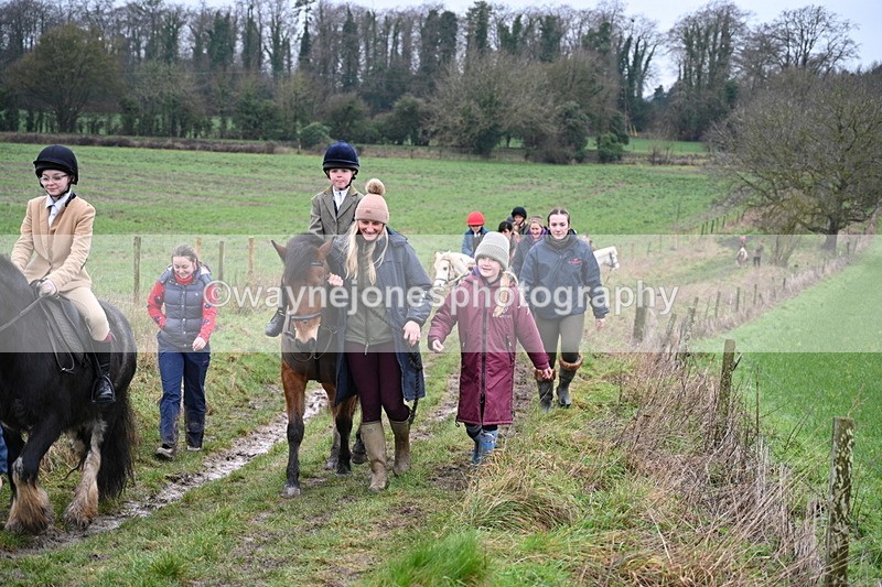 WJ7_9479 - Walk out..