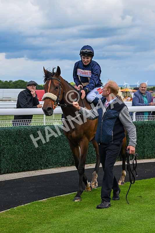 290524-Race 2-Powdering-5732 - Race 2