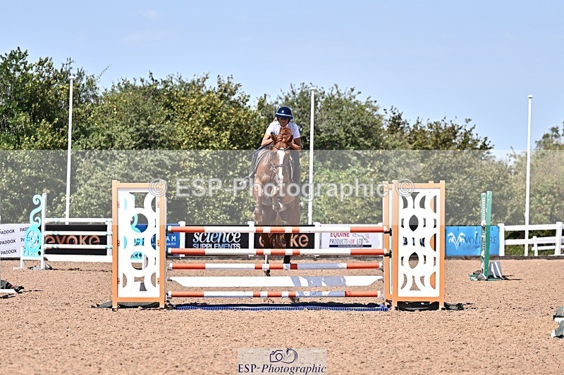 260812-125237-00522 - Cls 6 Foxhunter and 1.20m