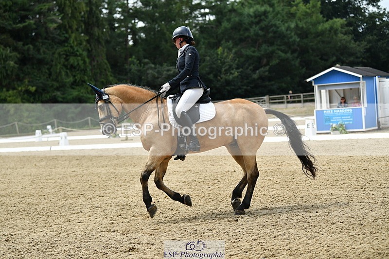 250718A-122839-01463 - 141-Chloe.Dunn-Towerhill.Shamie