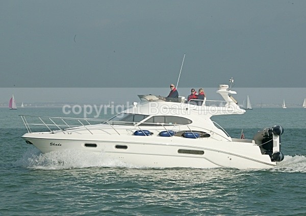 081011 SHARE 8CDX0798 - Flybridge Cruisers