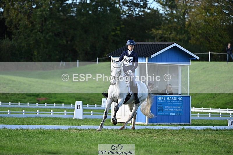 251024A-103418-08075 - F-456-Sophie.Hilliard