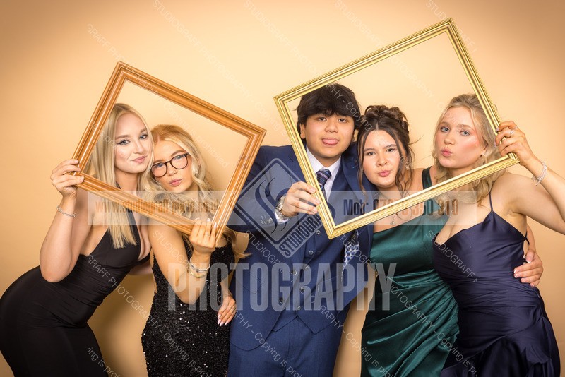 R5L1_2350 - Thurso high school 2025 - Senior prom